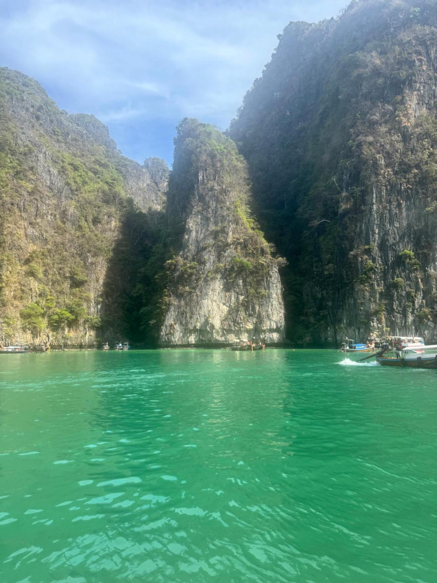 Hack Patong Beach Hotel Экстерьер фото