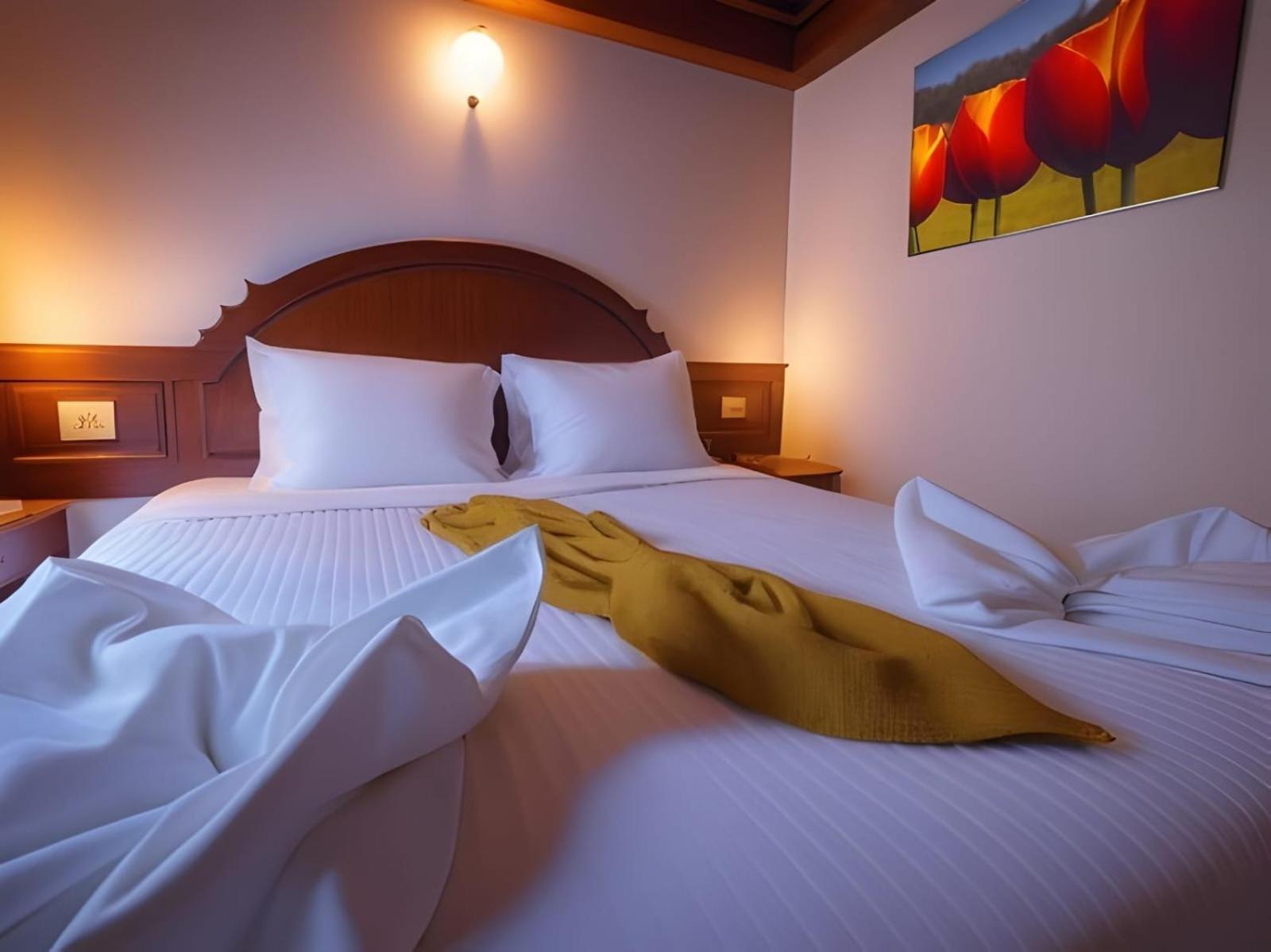 Hack Patong Beach Hotel Экстерьер фото